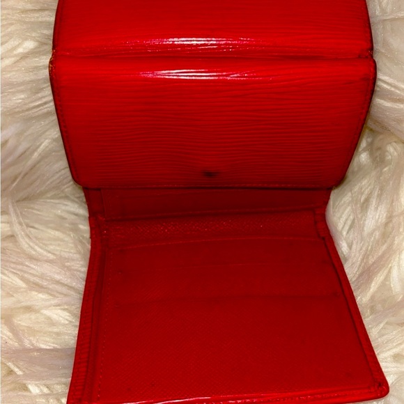 Authentic Louis Vuitton Red Epi Wallet. Serial #: SP0996 - Picture 5 of 9